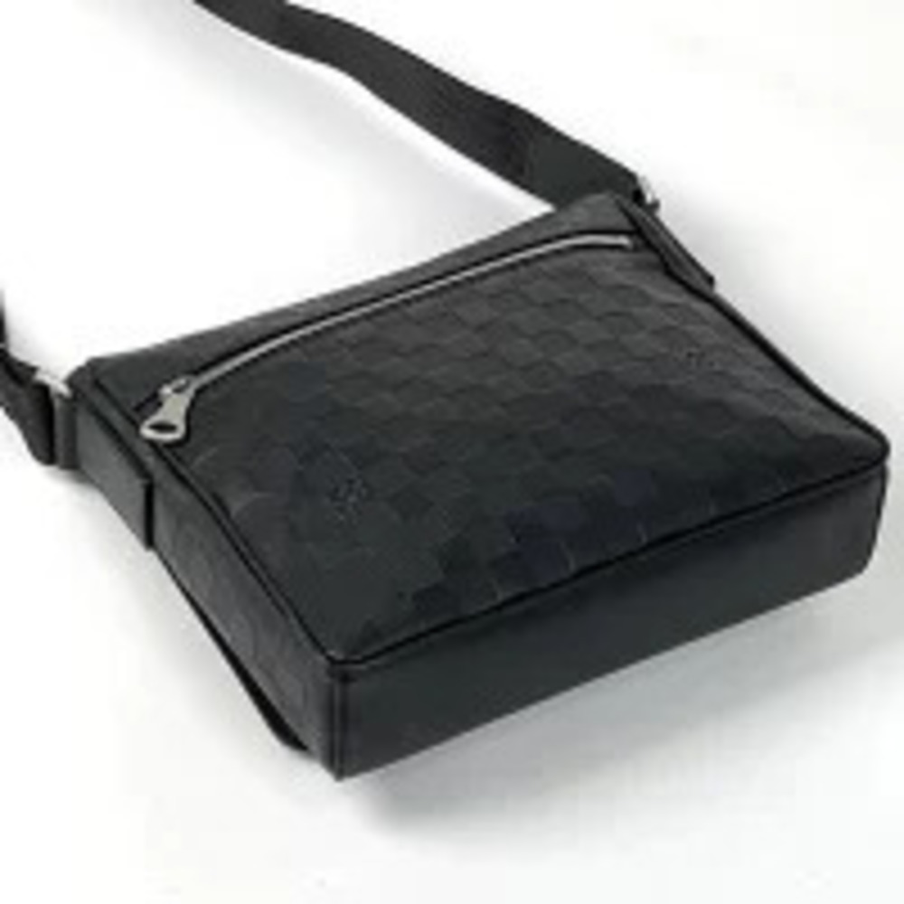 Louis Vuitton Messenger Shoulder Onyx District Infini Bag Damier Black